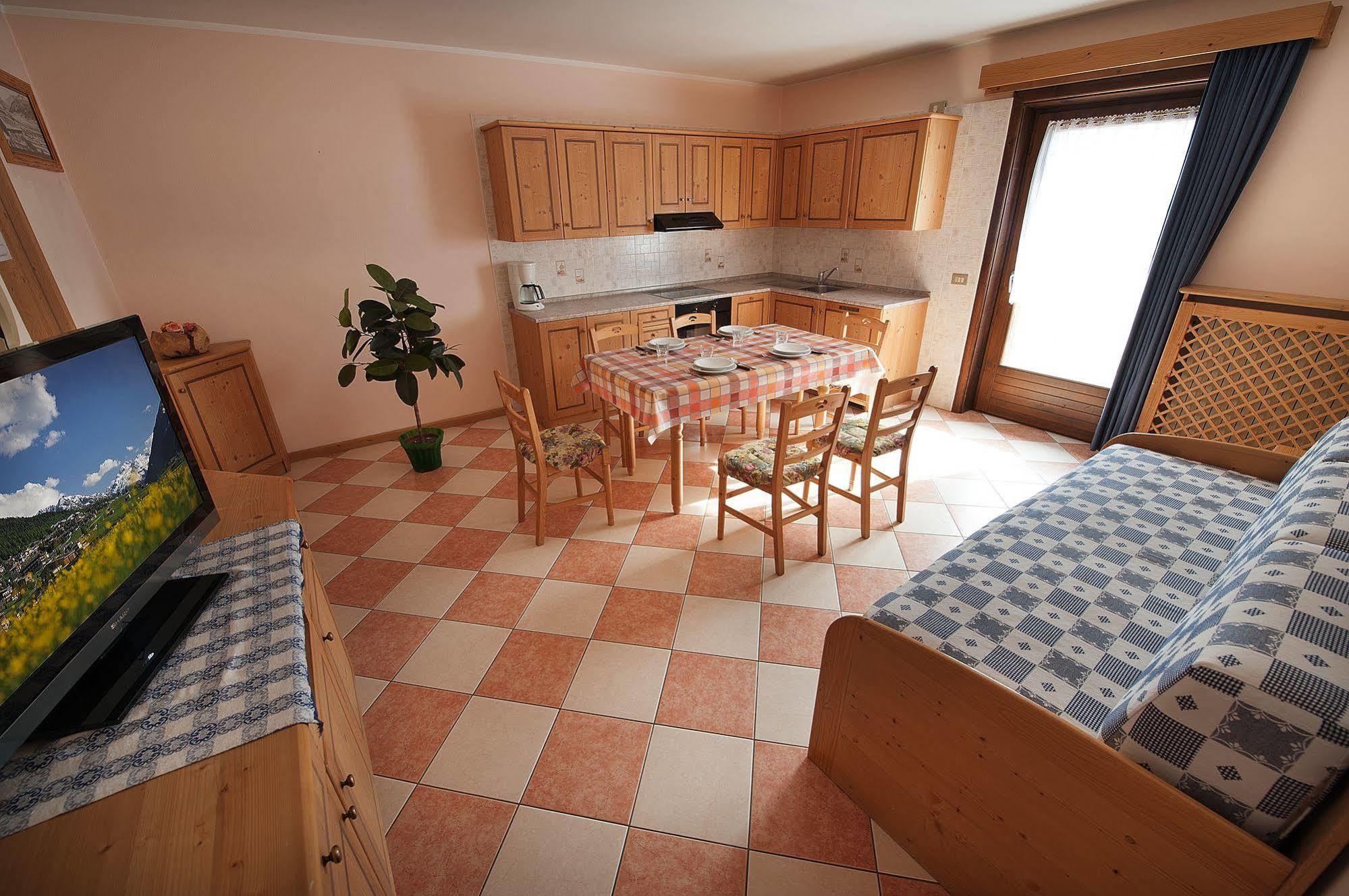 Baita Carosello Apt 4 By Livigno Accomodation Bagian luar foto