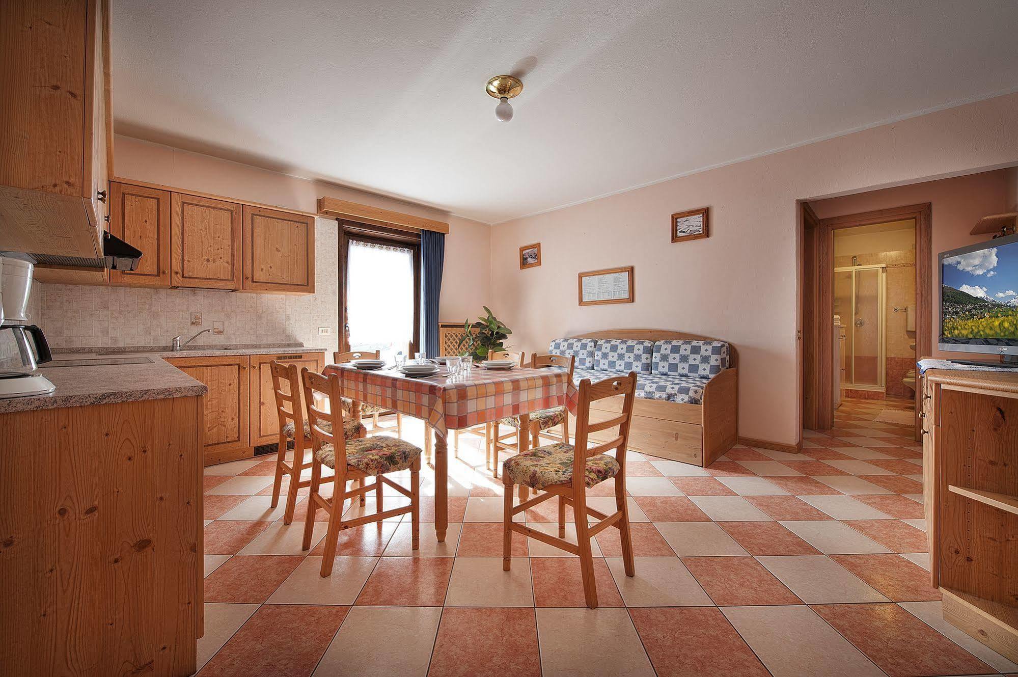 Baita Carosello Apt 4 By Livigno Accomodation Bagian luar foto